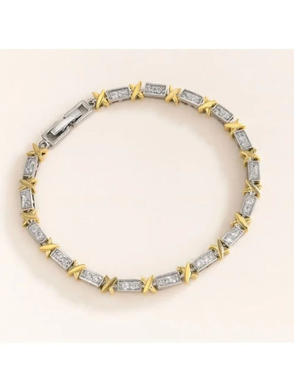 Gold and Silver Bracelet Q561